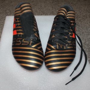 Boy's Adidas Nemeziz Messi 17.4 Fxg Soccer Cleats Size 4.